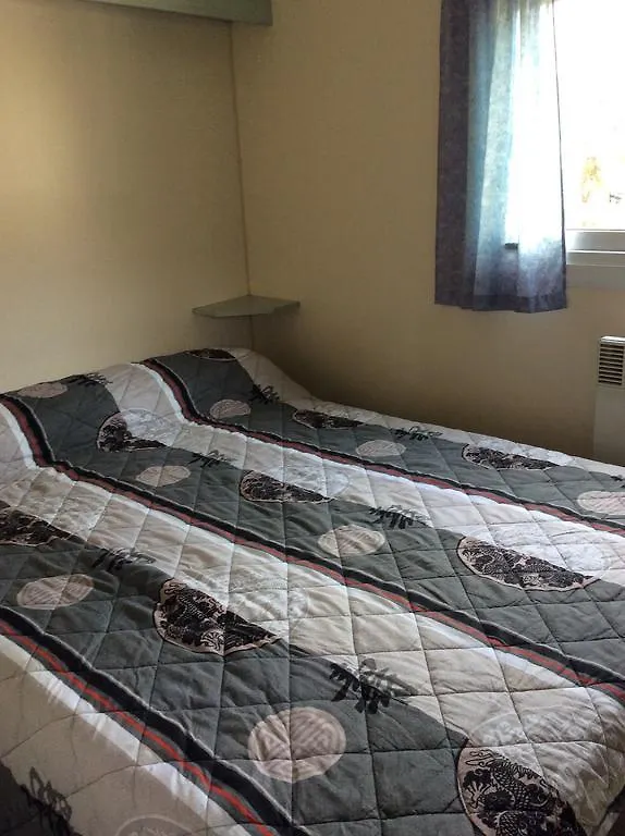 Kamp alanı Camping Les Frenes Otel Sainte-Marie-de-Campan