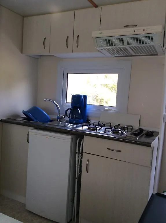 Camping Les Frenes Otel Sainte-Marie-de-Campan Kamp alanı