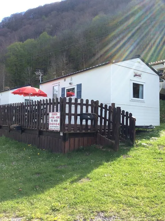 Kamp alanı Camping Les Frenes Otel Sainte-Marie-de-Campan