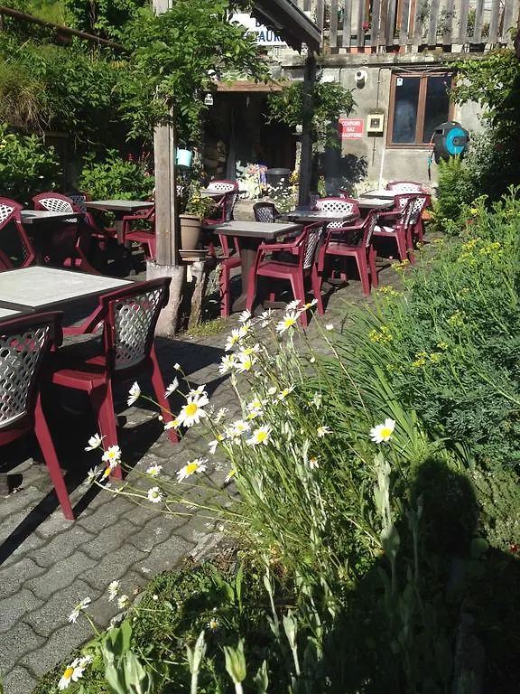 Camping Les Frenes Otel Sainte-Marie-de-Campan Kamp alanı